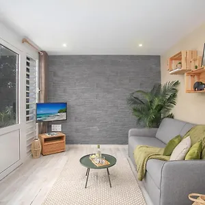 Appartement Au Roseau Des Indes Appt Avec Piscine Jardin Et Fibre, Les Trois-Ilets